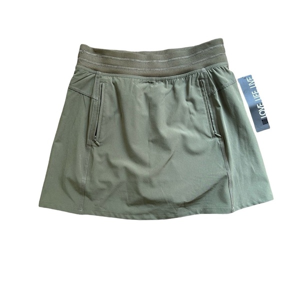 love life live Dresses & Skirts - Green Skirt Size Small New With Tags